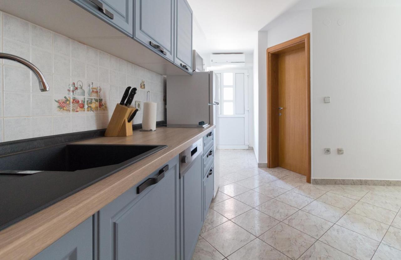 Kristi Apartment Complex Near The Sandy Beach - By Ta Leut Agency Privlaka  Zewnętrze zdjęcie