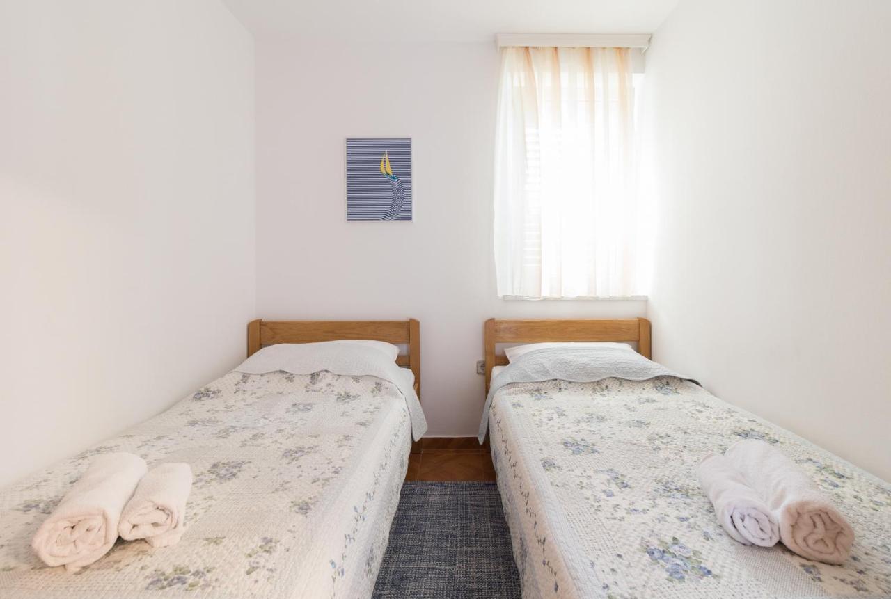 Kristi Apartment Complex Near The Sandy Beach - By Ta Leut Agency Privlaka  Zewnętrze zdjęcie